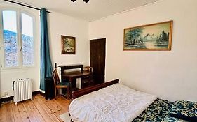 Studio au château de Lachau